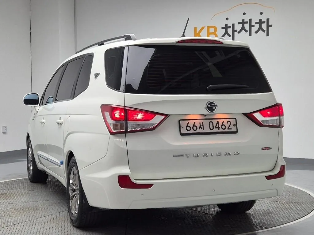 KG Mobility Korando 2016 photo 2