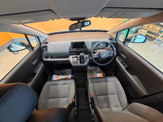 Honda Freed 2023 photo 3
