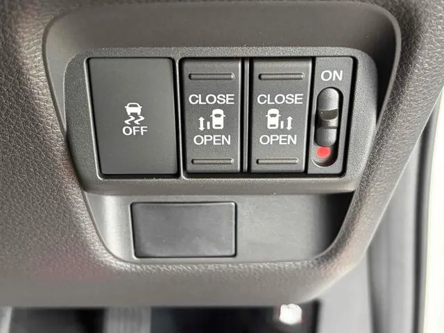 Honda Freed 2023 photo 2