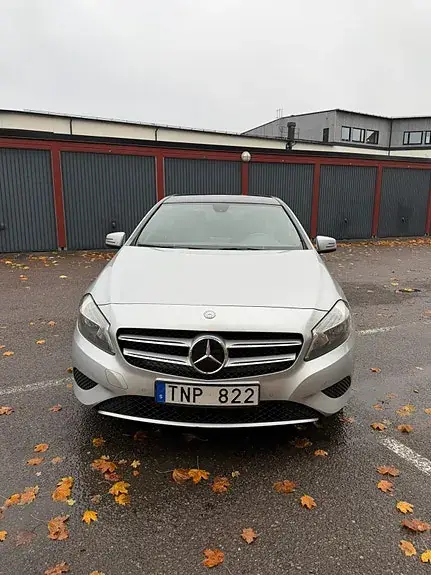Mercedes-Benz A 180 2013 photo 2