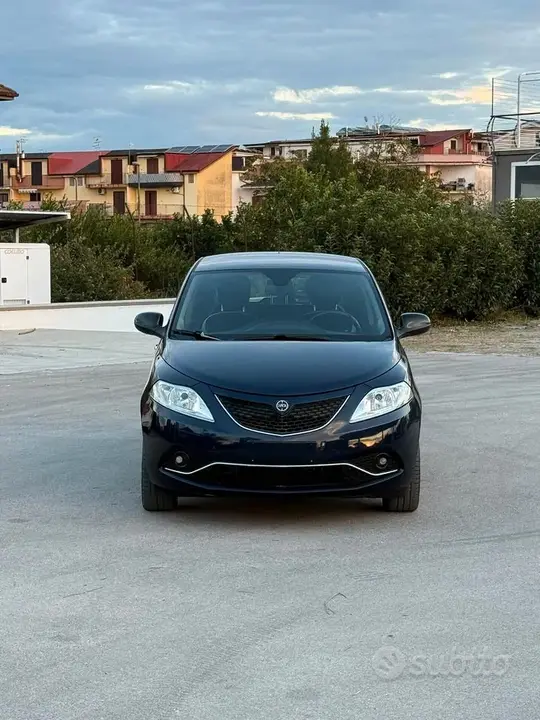 Lancia Ypsilon 2017 photo 2