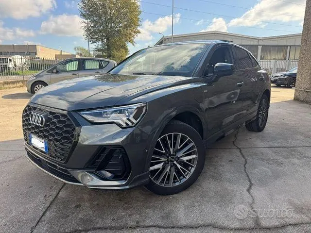 Audi Q3 2021 photo 2