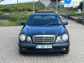 Mercedes-Benz E-Class 1996 photo 2