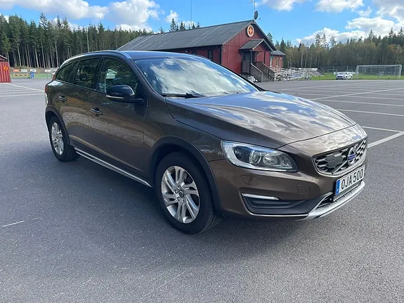 Volvo V60 Cross Country 2017 photo 2