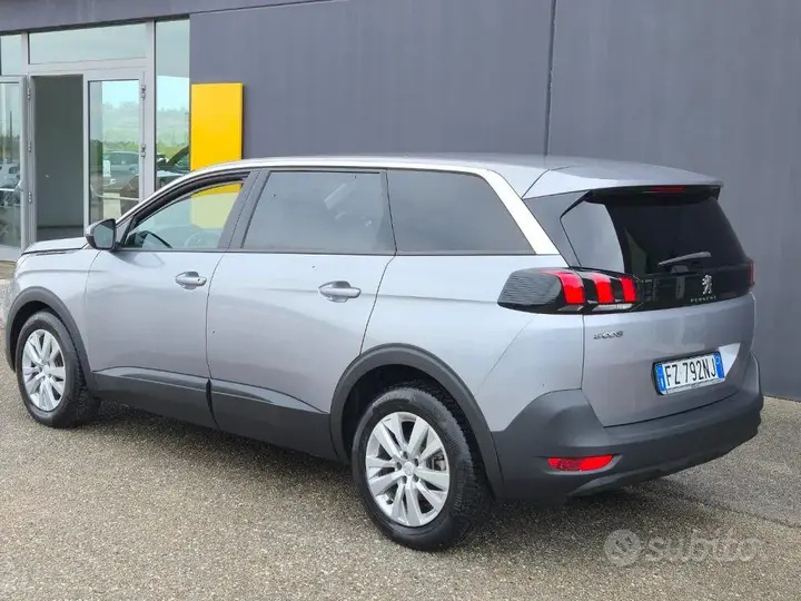 Peugeot 5008 2019 photo 3
