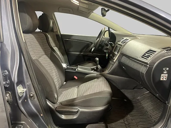 Toyota Avensis 2011 photo 5