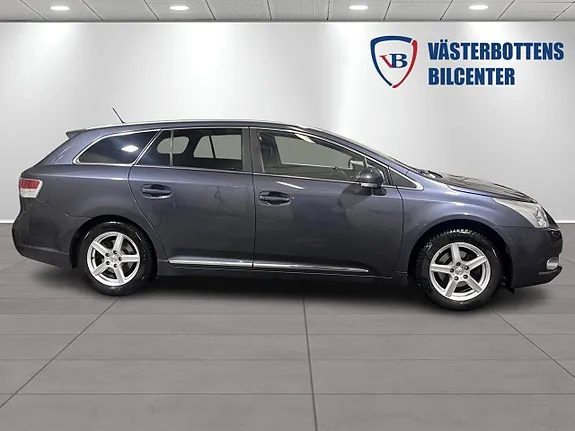 Toyota Avensis 2011 photo 2