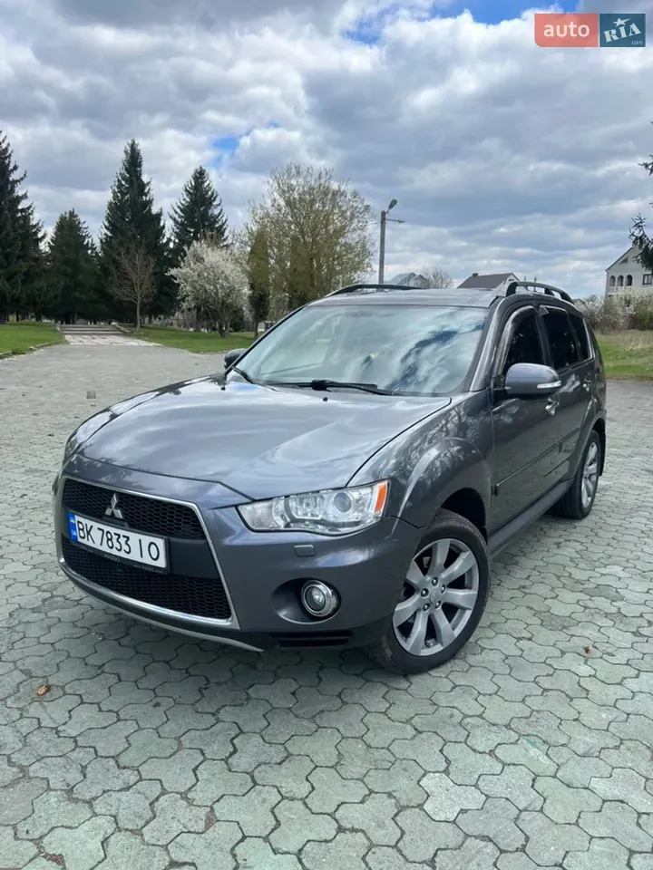 Mitsubishi Outlander 2012 photo 3