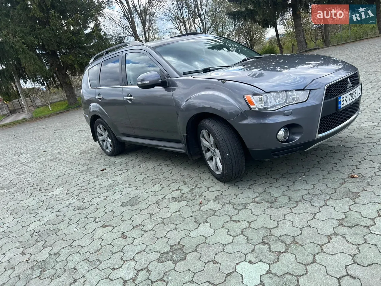 Mitsubishi Outlander 2012 photo 4