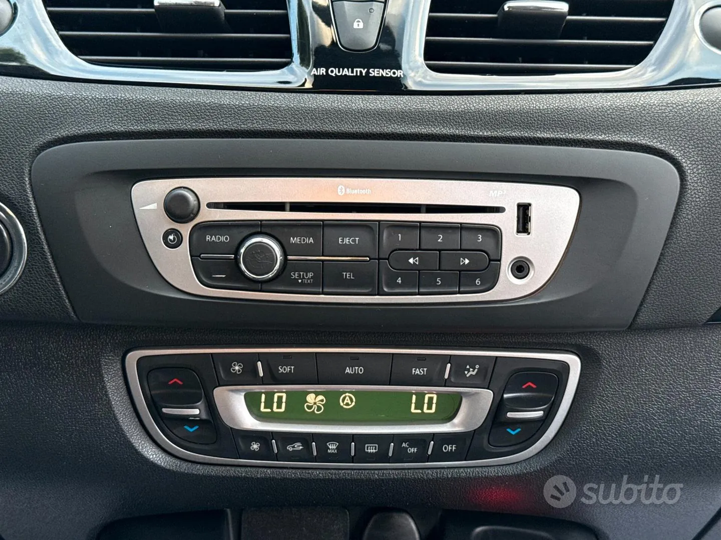 Renault Scenic 2014 photo 4