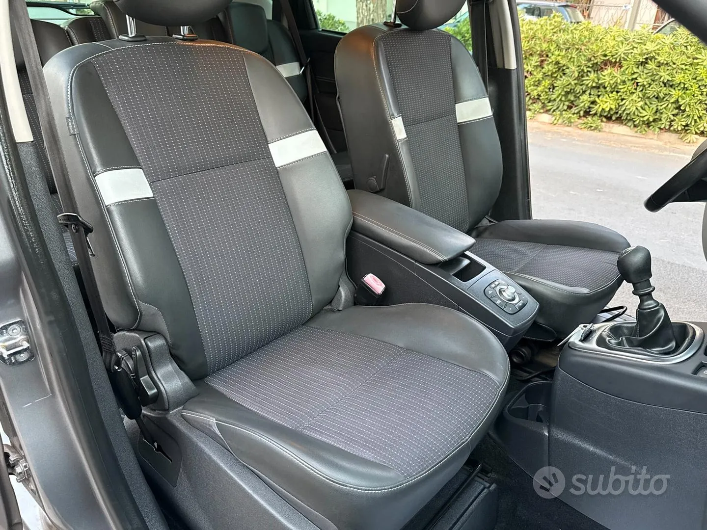 Renault Scenic 2014 photo 5