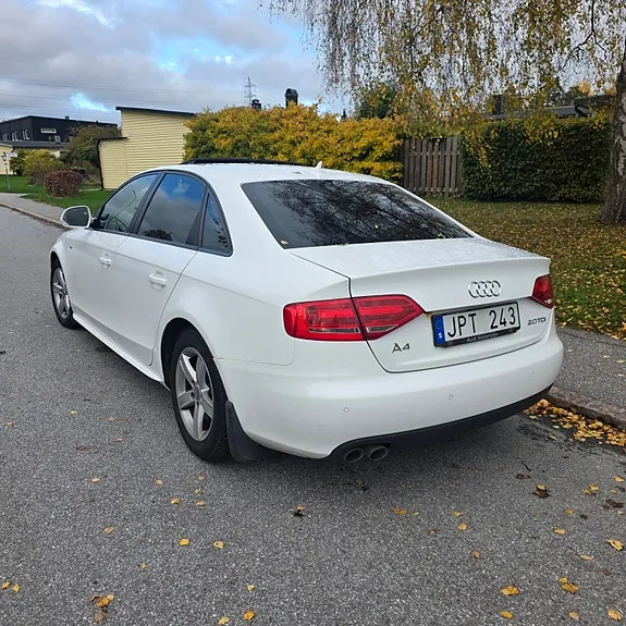 Audi A4 2009 photo 2