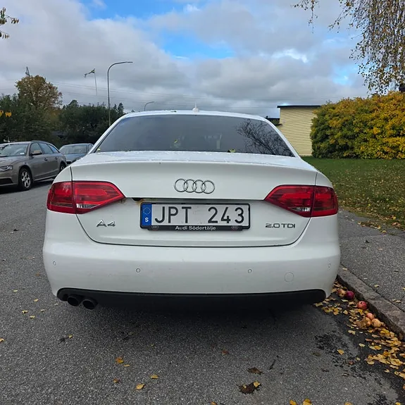 Audi A4 2009 photo 4