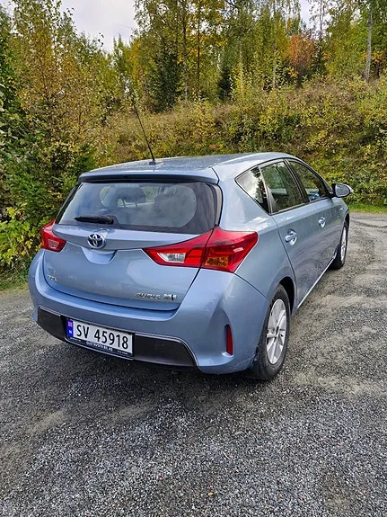 Toyota Auris 2013 photo 5