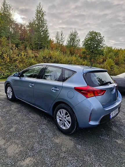 Toyota Auris 2013 photo 3