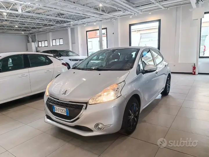 Peugeot 208 2014 photo 2