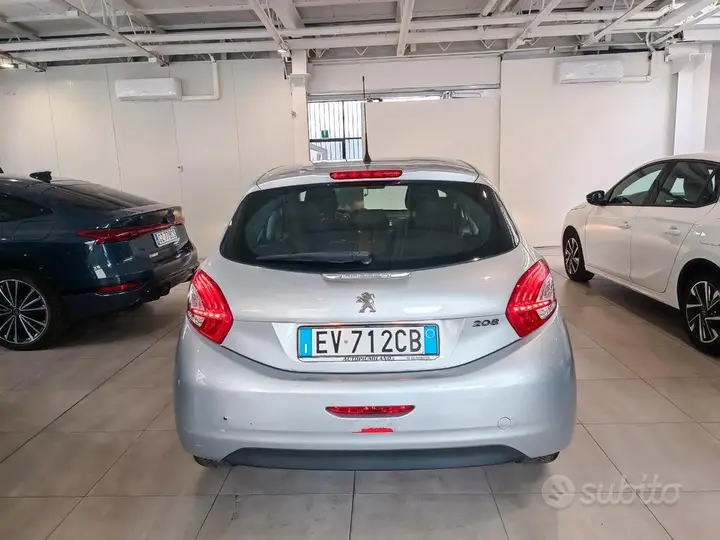 Peugeot 208 2014 photo 5