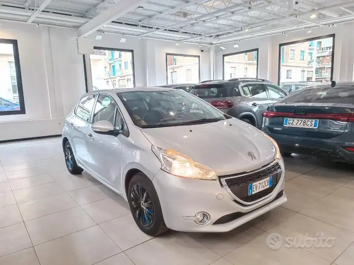 Peugeot 208 2014 photo 3