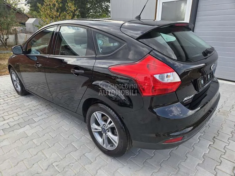Ford Focus 2013 photo 2