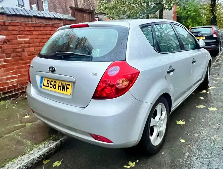 Kia Ceed 2009 photo 4