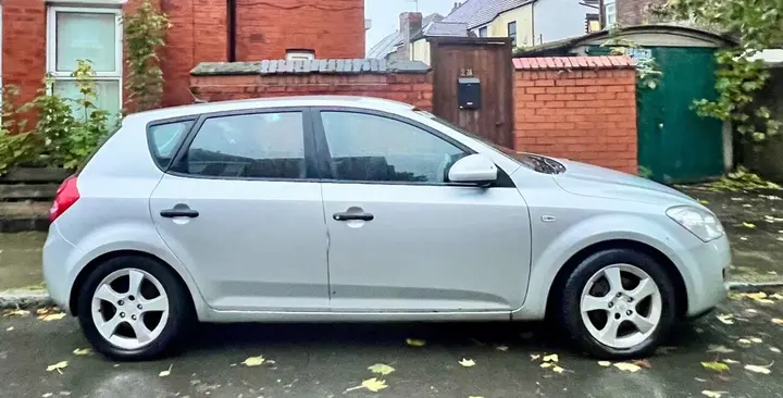 Kia Ceed 2009 photo 5