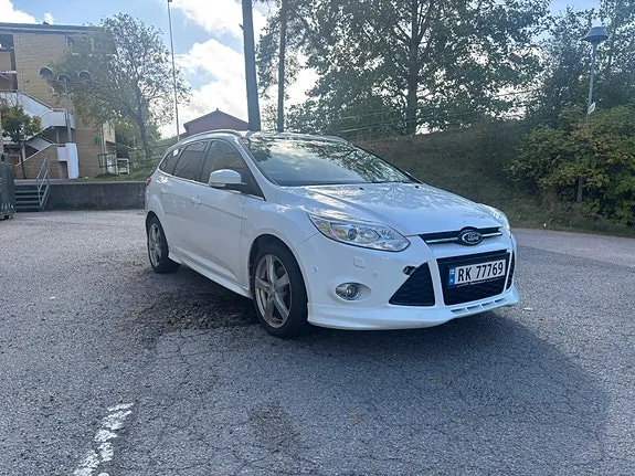 Ford Focus 2014 photo 2
