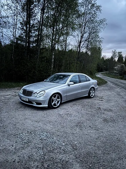 Mercedes-Benz E320