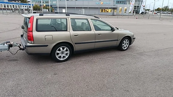 Volvo V70 2004 photo 2