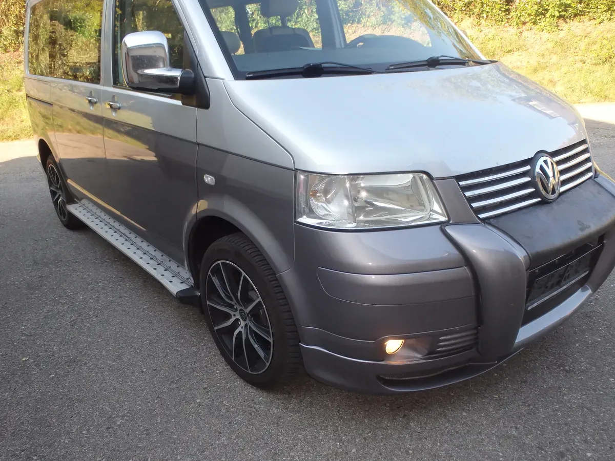 Volkswagen T5 2003 photo 2