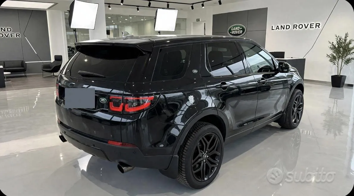 Land Rover Discovery Sport 2016 photo 2