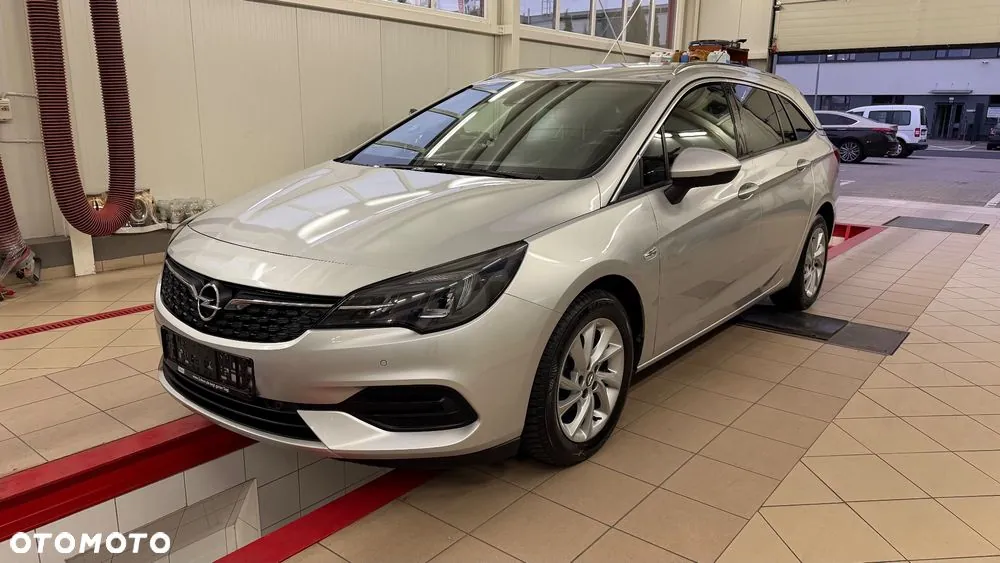 Opel Astra 2020 photo 2