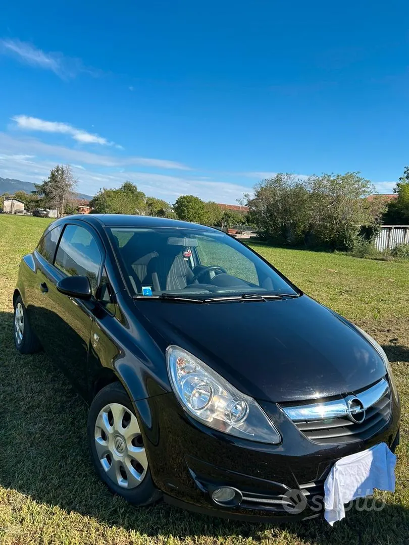 Opel Corsa D 2010 photo 2