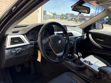 BMW 3 Series 2012 photo 3