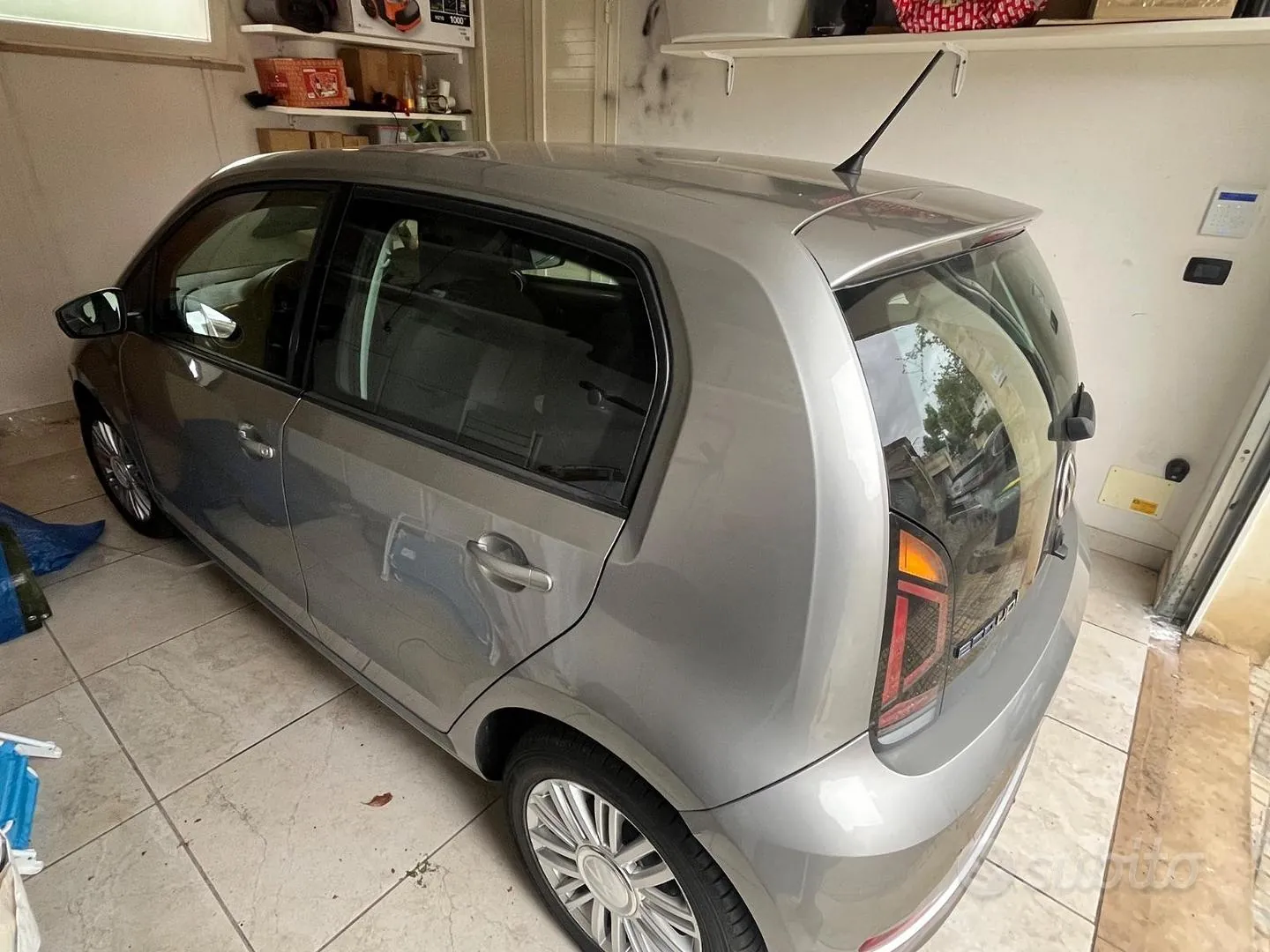 Volkswagen Up 2021 photo 4
