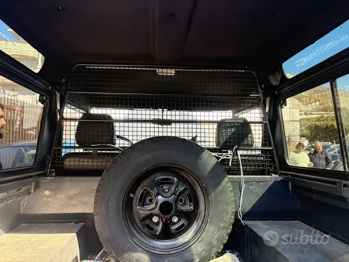 Land Rover Defender 1987 photo 4