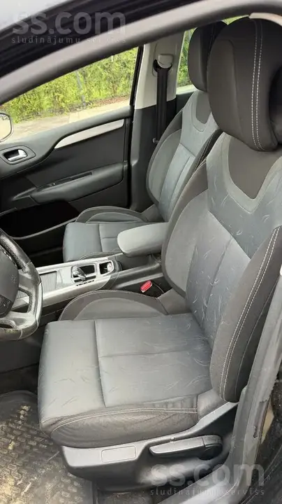 Citroen C4 2011 photo 5