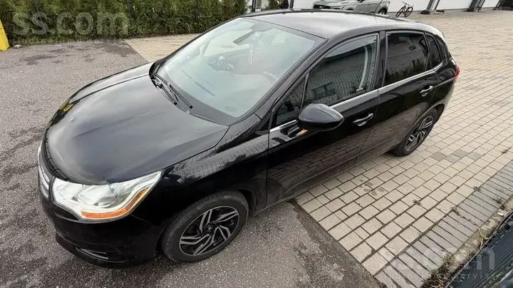 Citroen C4 2011 photo 4