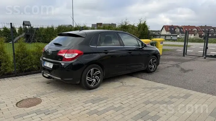 Citroen C4 2011 photo 3
