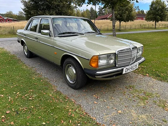 Mercedes-Benz 230 E