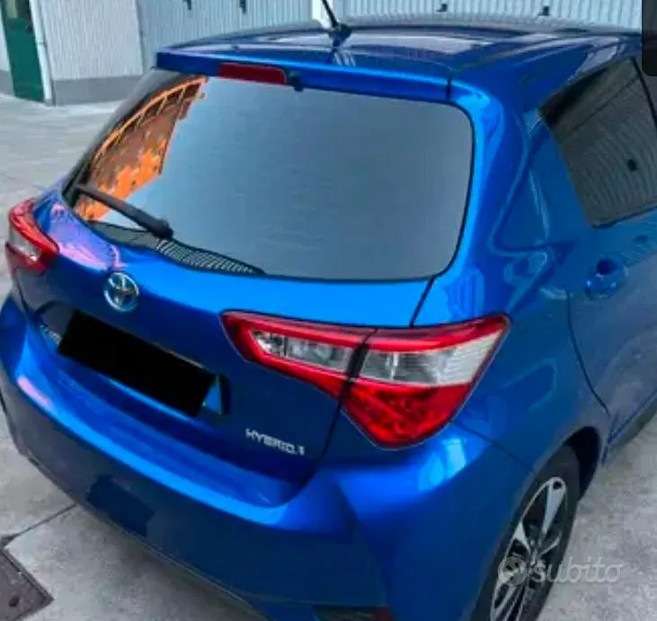 Toyota Yaris 2017 photo 2