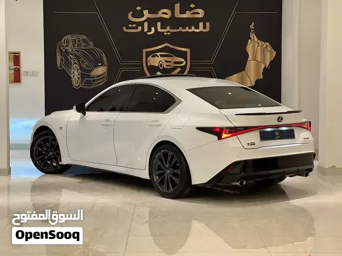 Lexus Is 350 2022 photo 3