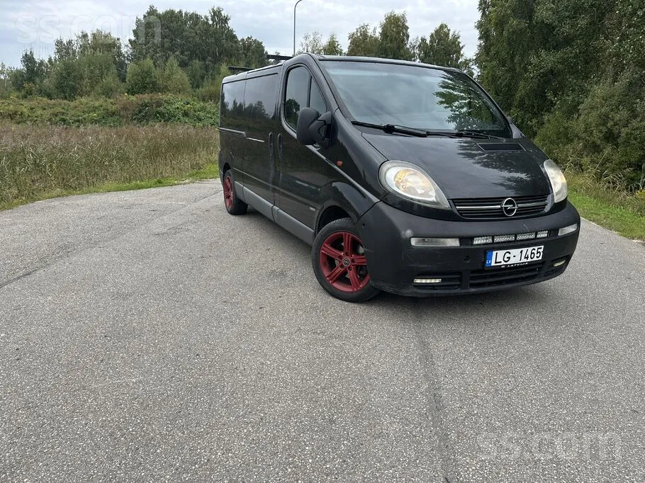 Opel Vivaro 2004 photo 2