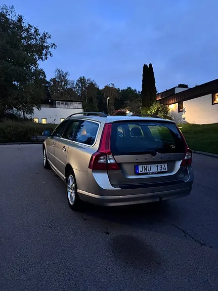 Volvo V70 2011 photo 3