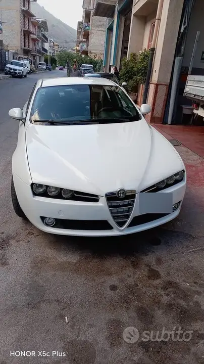 Alfa Romeo 159 2011 photo 2