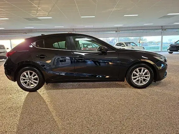Mazda 3 2016 photo 3