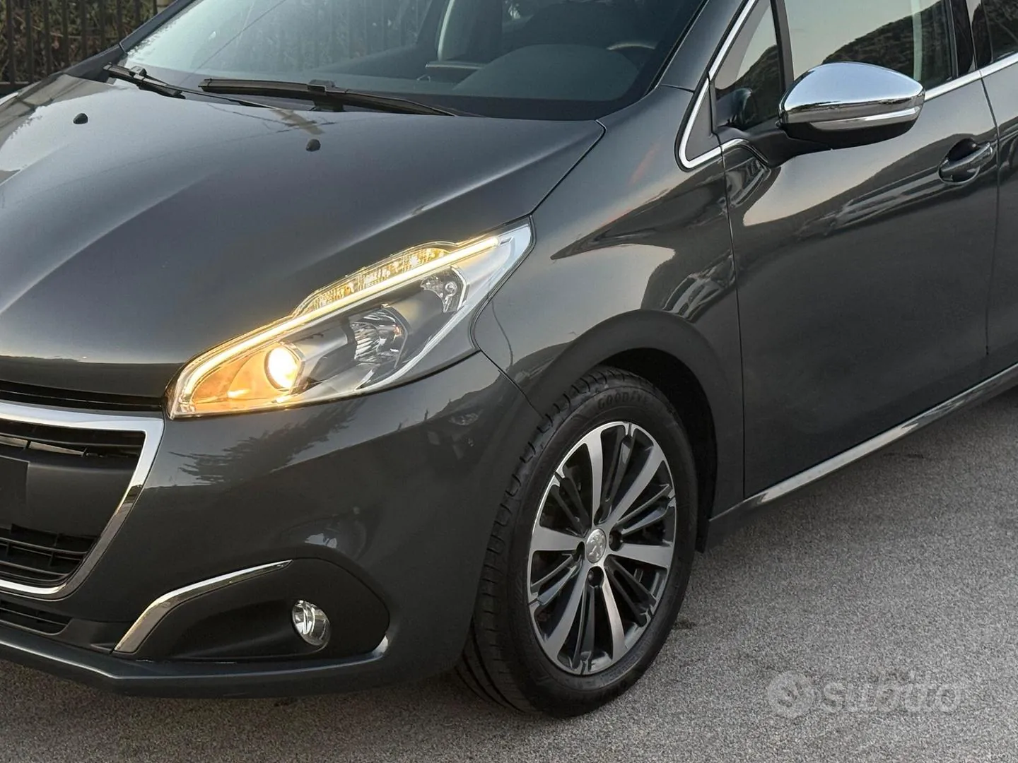 Peugeot 208 2017 photo 4