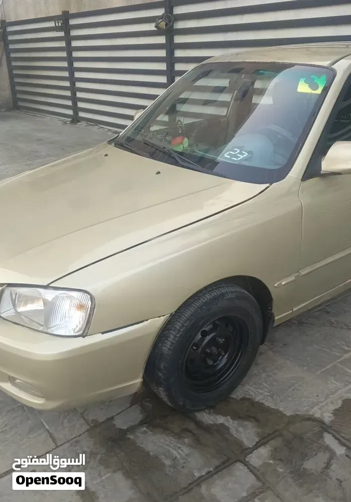 Hyundai Accent 2001 photo 3