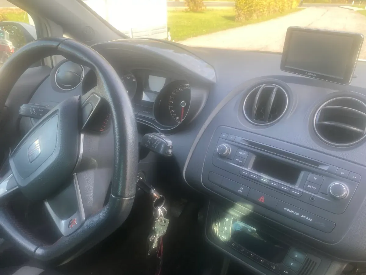 Seat Ibiza 2013 photo 3