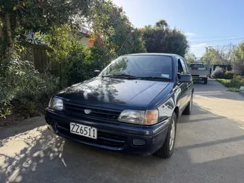 Toyota Starlet 1993 photo 2