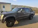 Isuzu D-Max 2010 photo 3